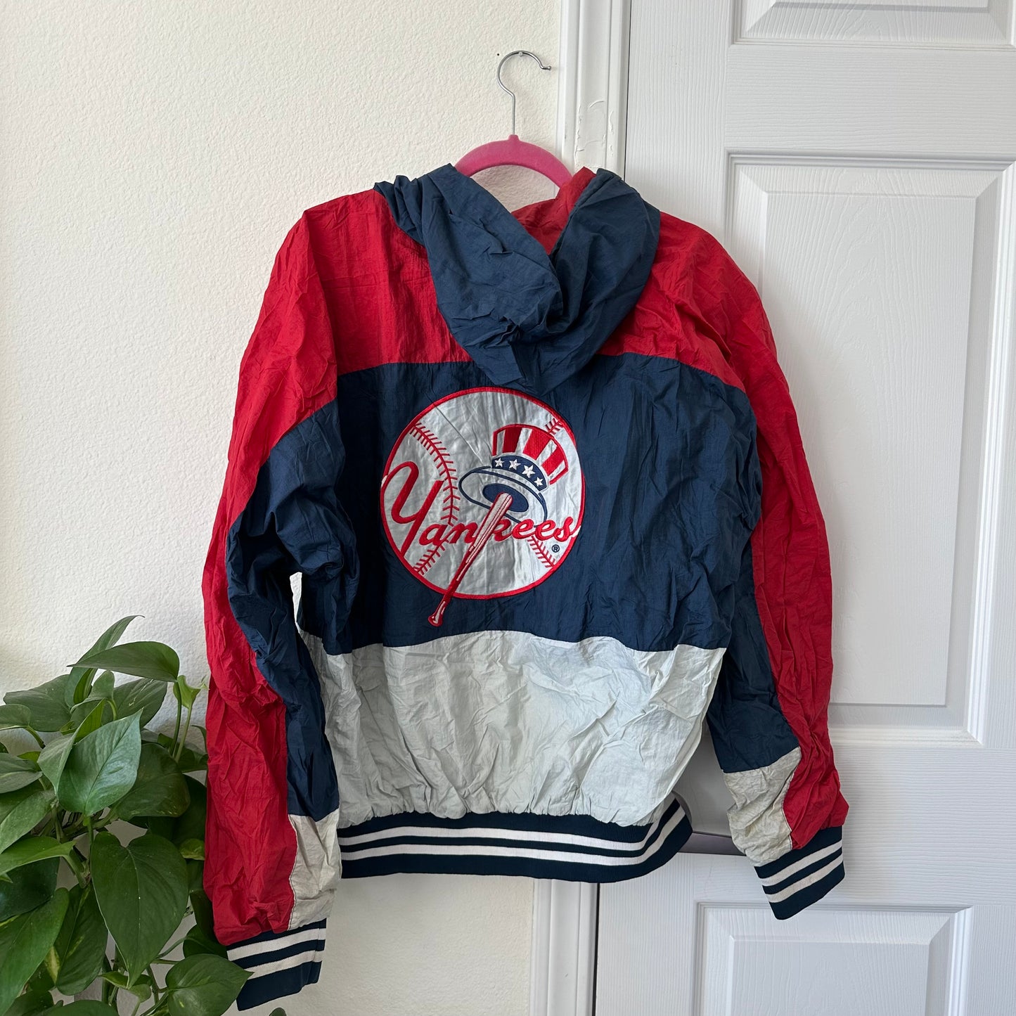 Size L NewYork Yankees Windbreaker