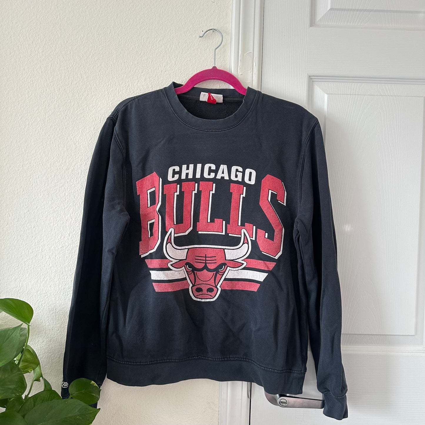 Size Small - Mitchell & Ness Chicago Bulls Crew