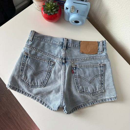 Size 3 - 1990s Levi’s Shorts